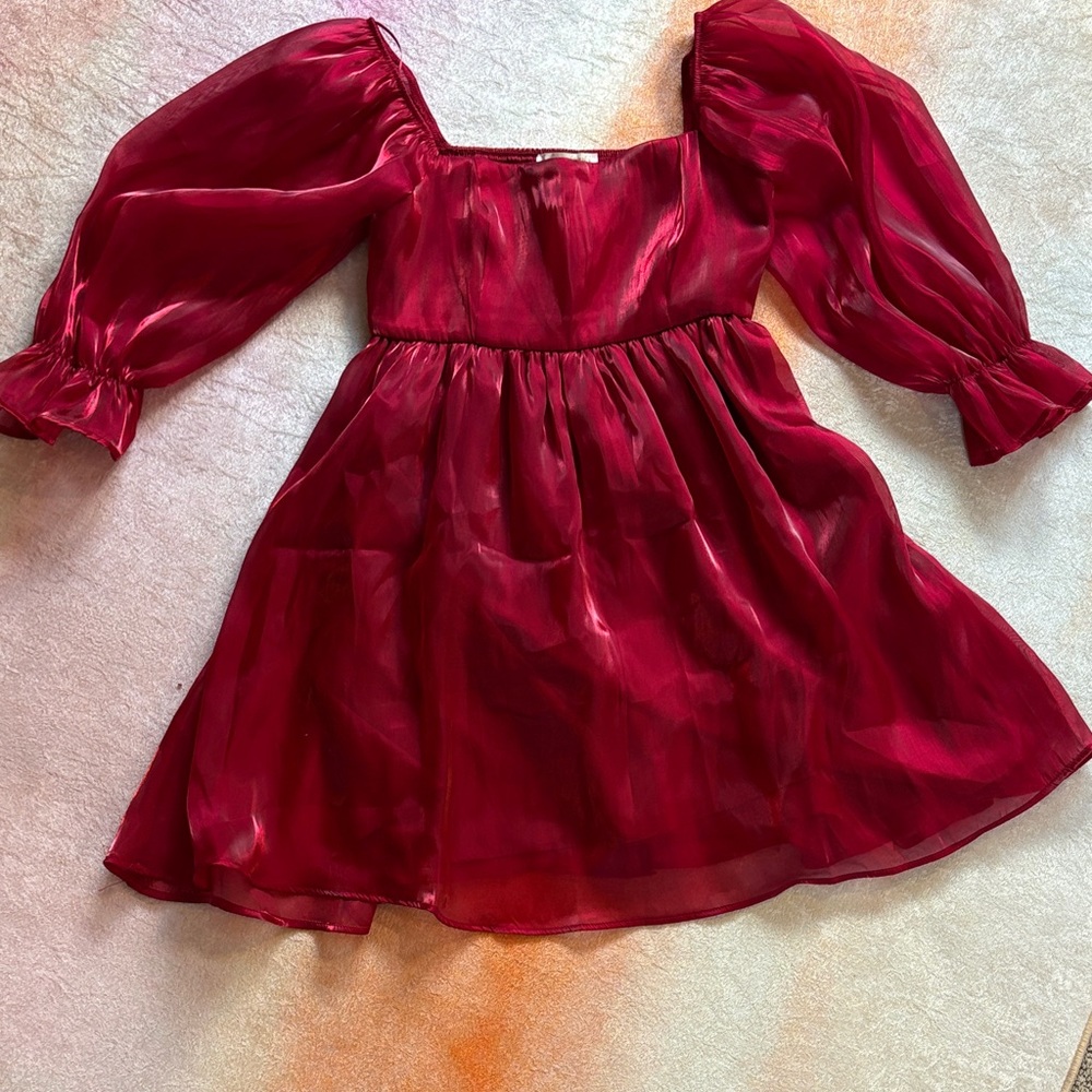 Chic Red Mini Dress with Puffed Sleeves